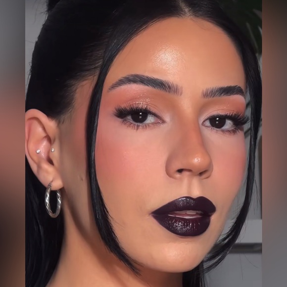 💋 CYBER a MAC SATIN LIPSTICK. RETAILS $23. **NEW IN THE BOX. FULL SIZE. - Picture 6 of 12